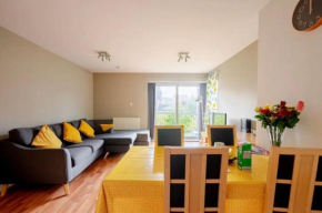 Modern Spacious 2 bedroom flat free parking